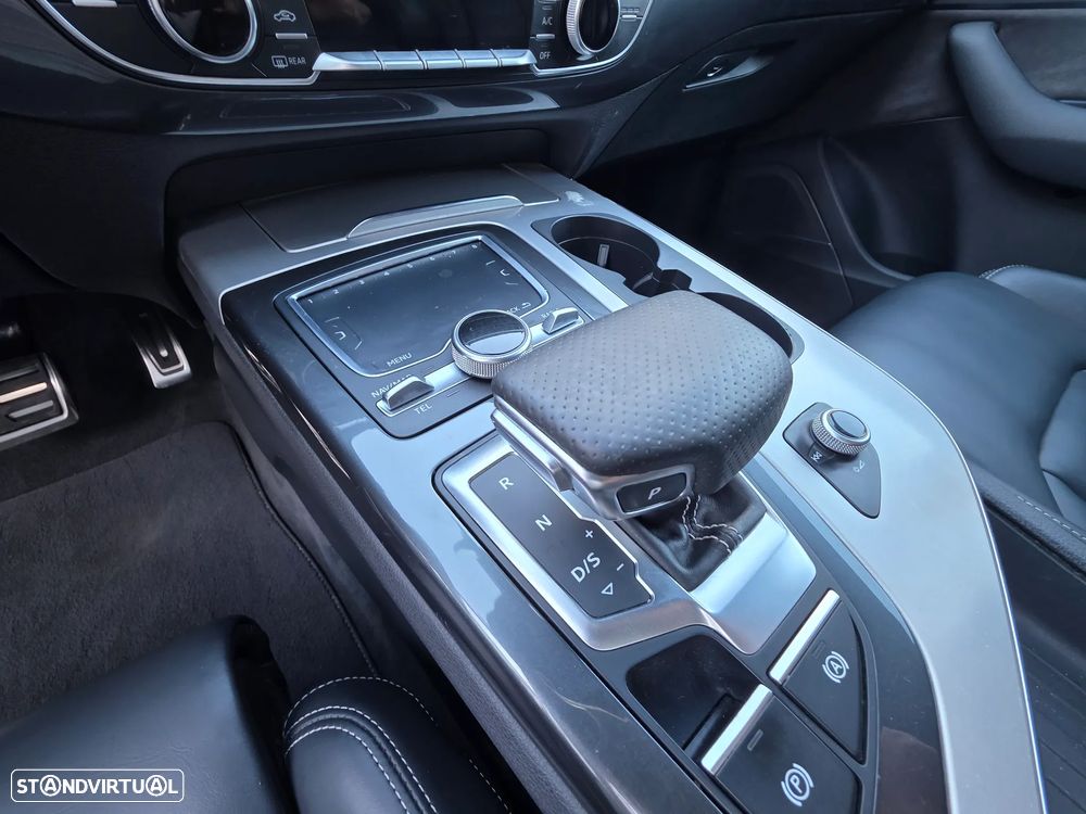 Audi Q7 3.0 TDI quattro S-line Tiptronic 7L - 27