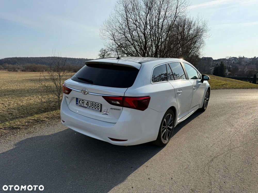 Toyota Avensis 2.0 D-4D Premium - 20