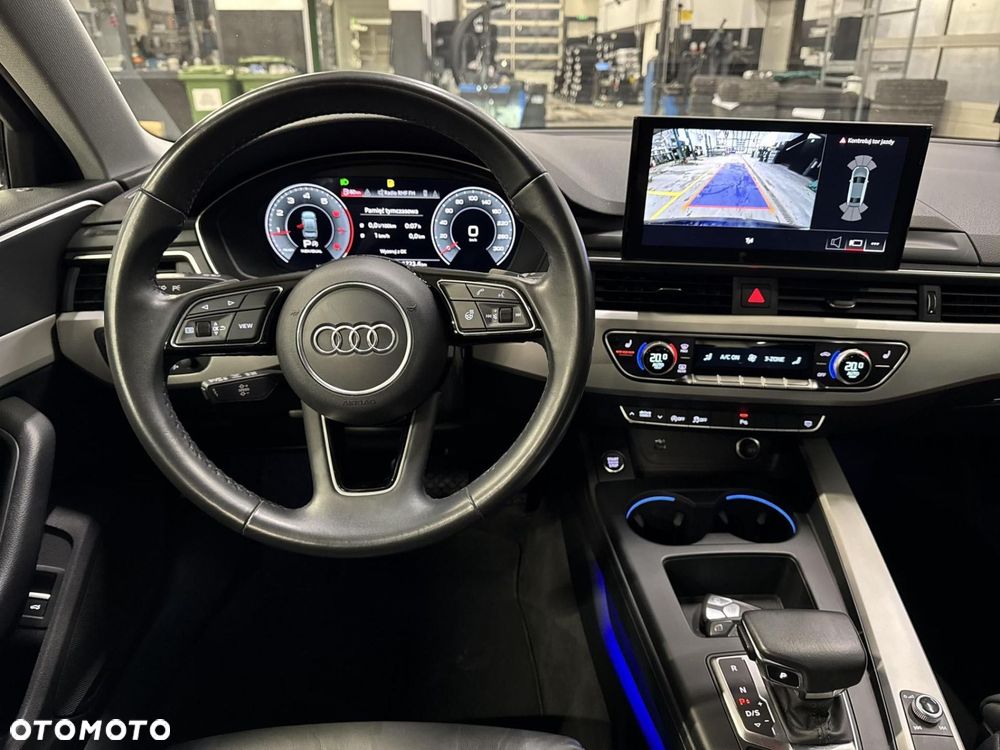 Audi A4 Limousine - 14