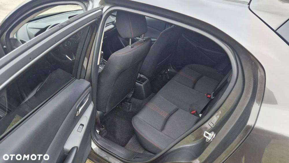 Mazda 2 - 15