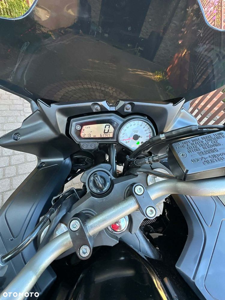 Yamaha FZ8 - 11
