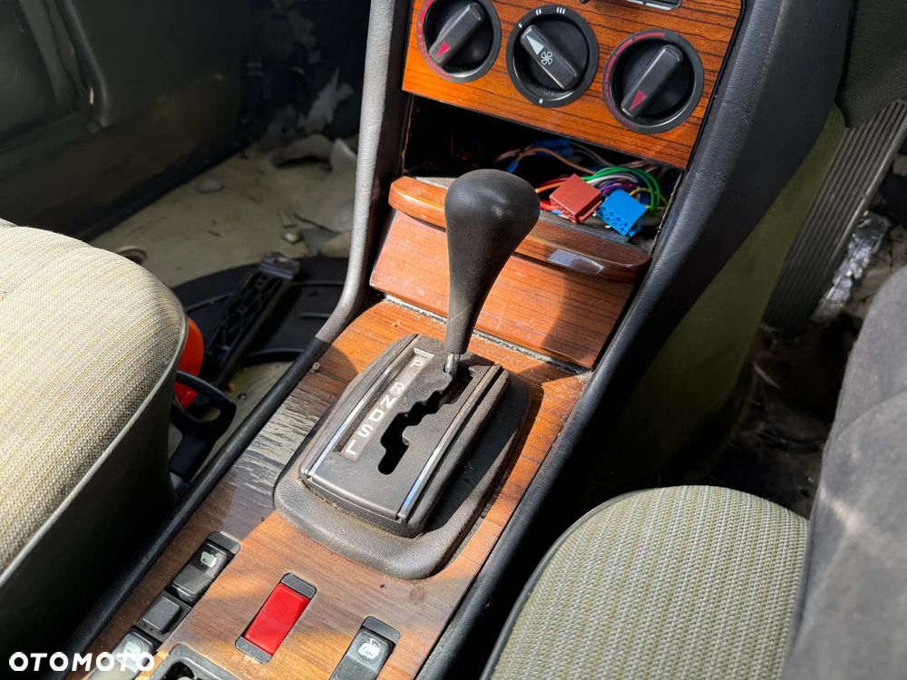 Mercedes-Benz W123 - 34