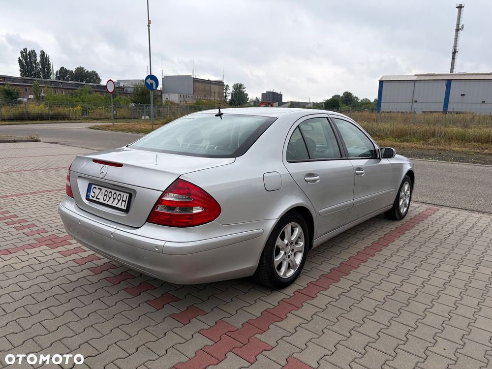 Mercedes-Benz Klasa E 200 CDI Classic - 3