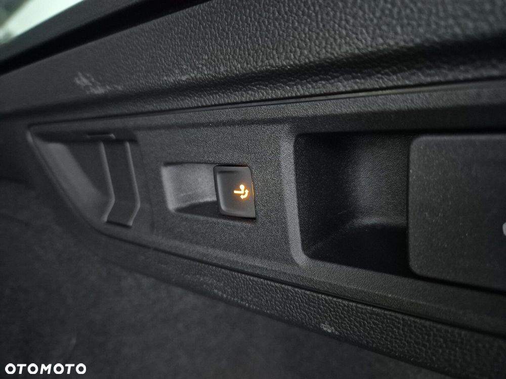 Volkswagen Passat - 31