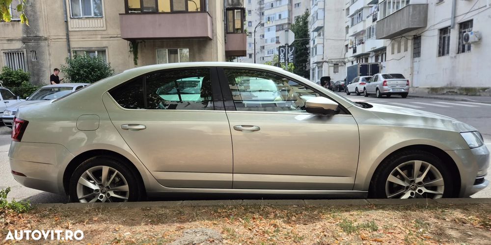 Skoda Octavia 2.0 TDI DSG Ambition - 12