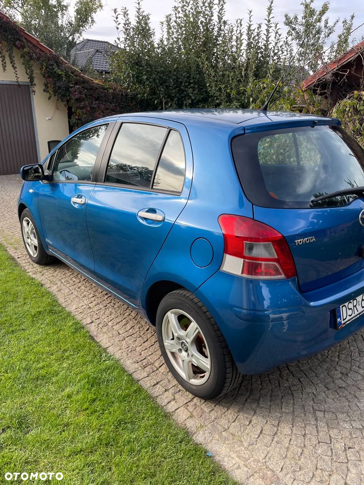 Toyota Yaris - 10