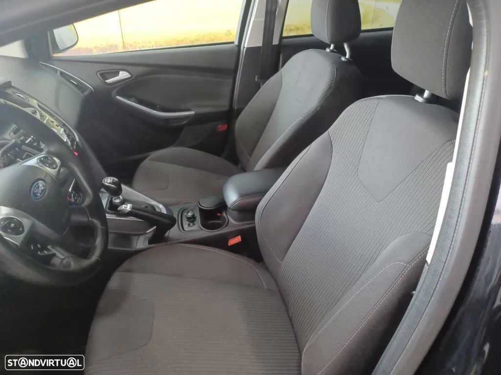Ford Focus 1.0 EcoBoost S&S TITANIUM - 13