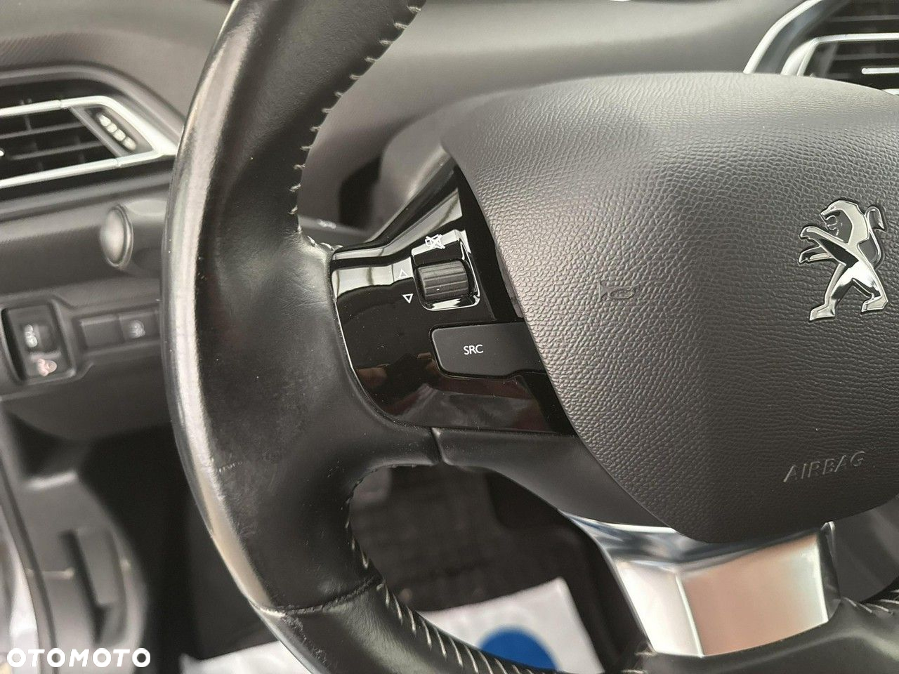 Peugeot 308 - 24