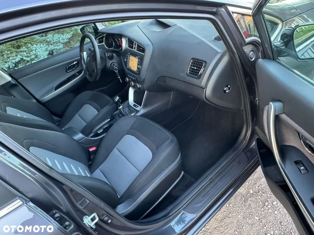 Kia Ceed 1.4 CVVT Fifa World Cup Edition - 9
