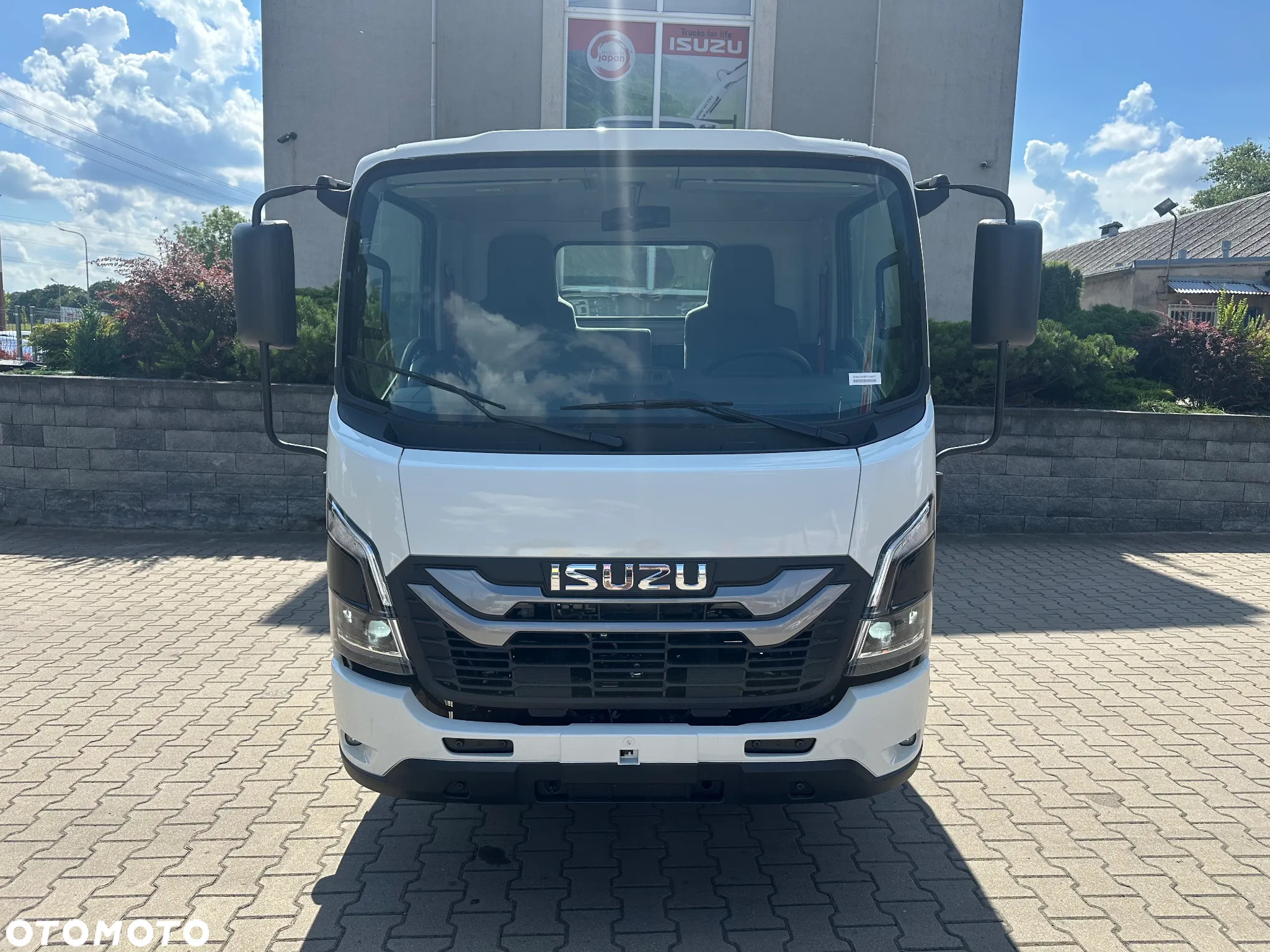 Isuzu M21 GENERATION 2 - 4
