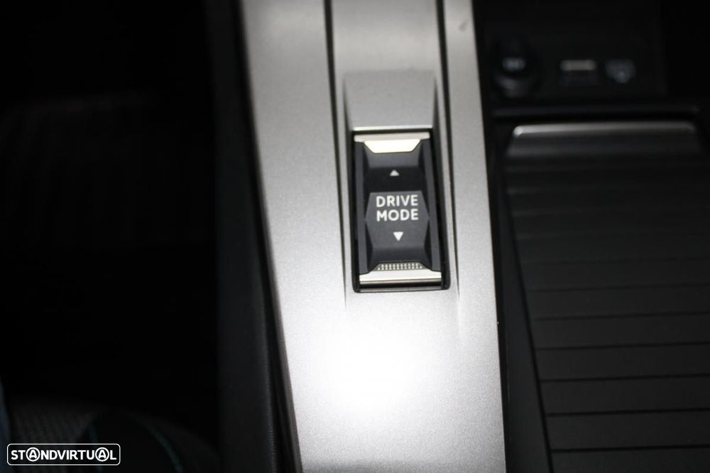 Peugeot E-408 58 kWh Allure - 18