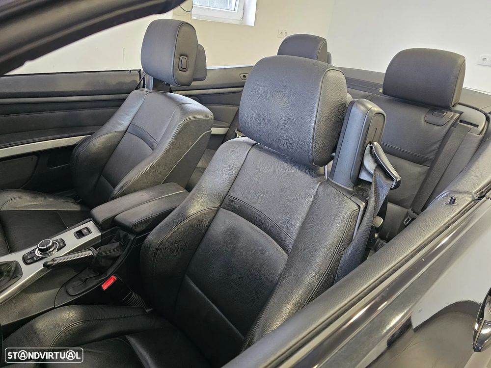 BMW 320 i M Sport Edition - 4