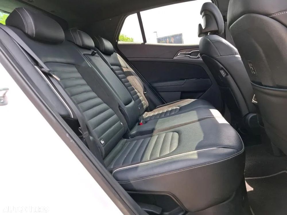 Kia Sportage 1.6 T-GDI HEV 6AT 4x2 GT Line - 11