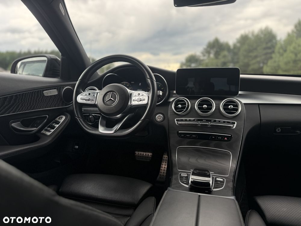 Mercedes-Benz Klasa C 300 9G-TRONIC AMG Line - 35