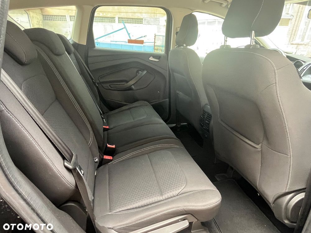 Ford Kuga 1.5 EcoBoost 2x4 Titanium - 18