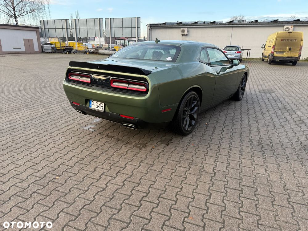 Dodge Challenger - 4