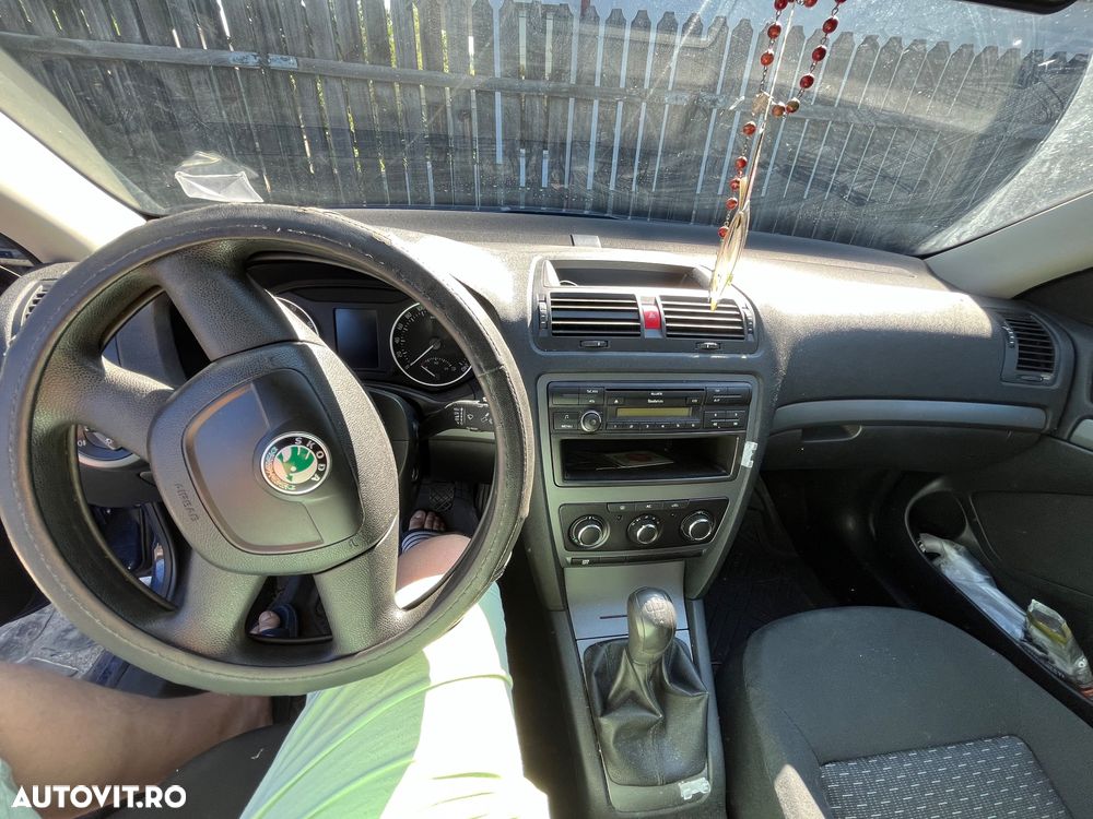 Skoda Octavia 1.4 Ambiente - 2