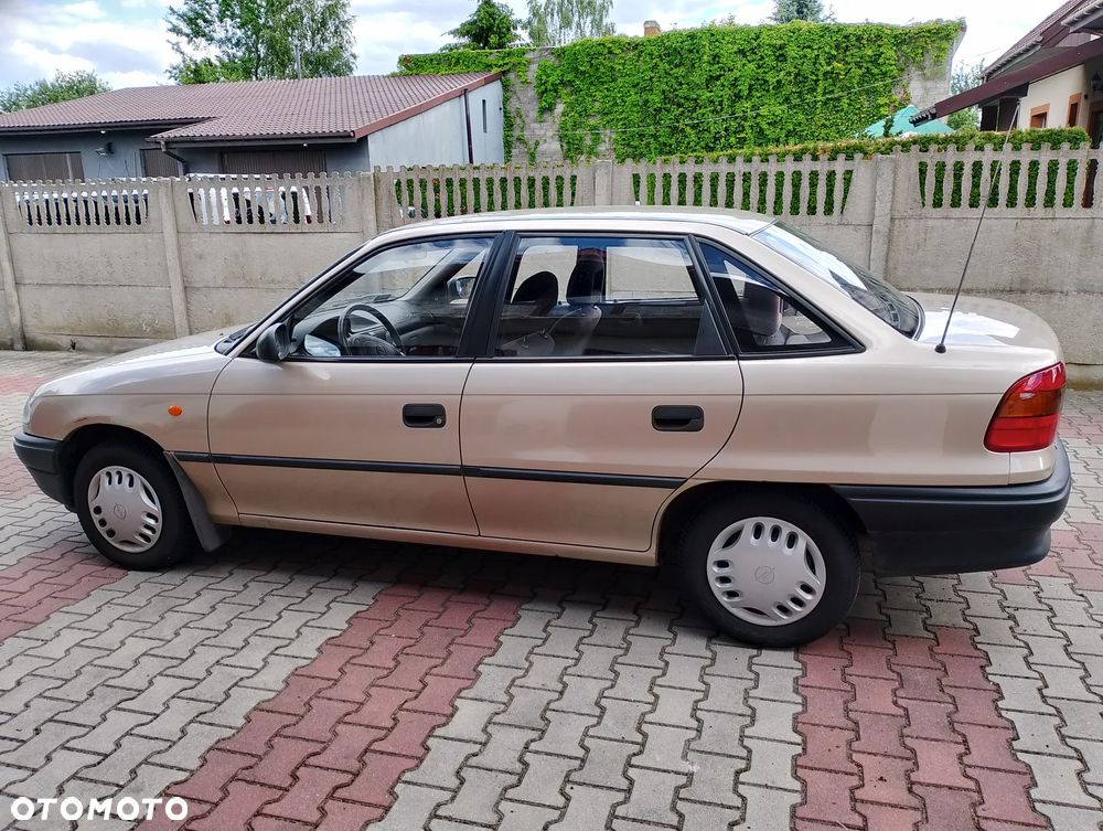 Opel Astra 1.4 Start - 8
