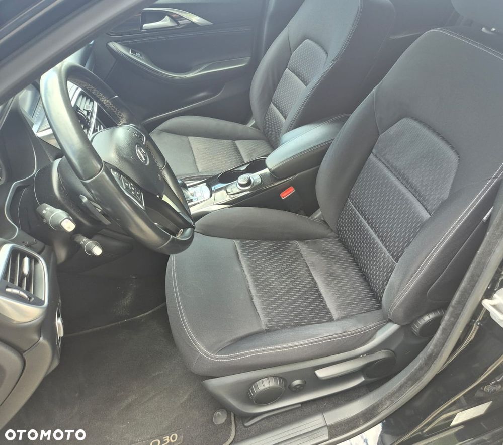 Infiniti Q30 1.5d DCT Premium - 13