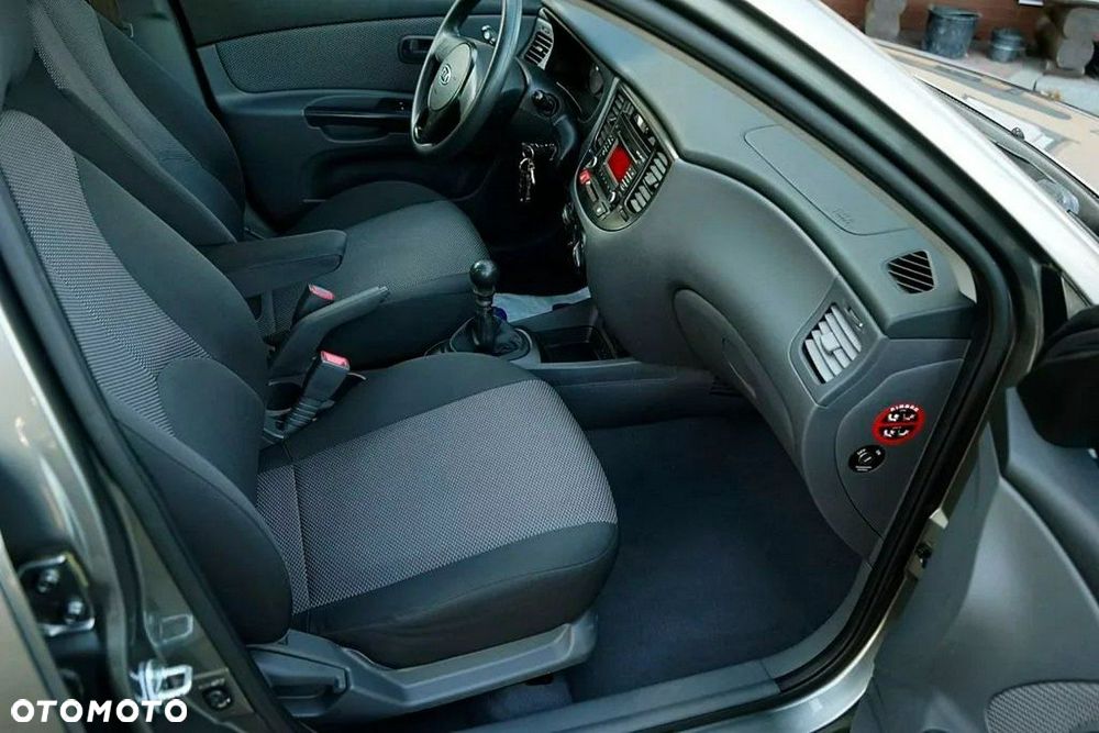 Kia Rio - 18