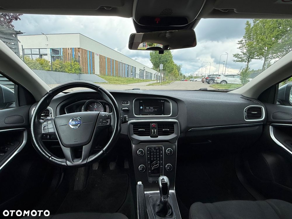 Volvo V40 D4 Momentum - 18