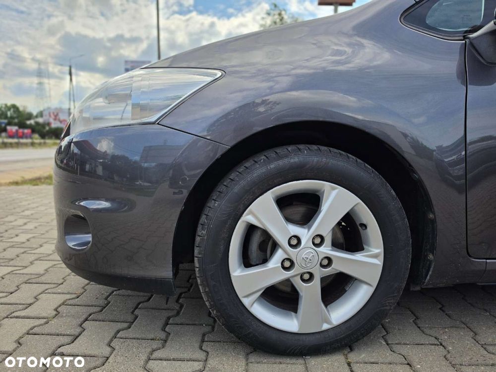 Toyota Auris - 10