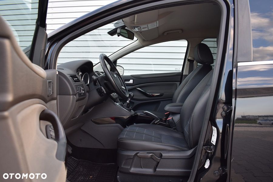Ford Kuga 2.0 TDCi 2x4 Titanium - 6