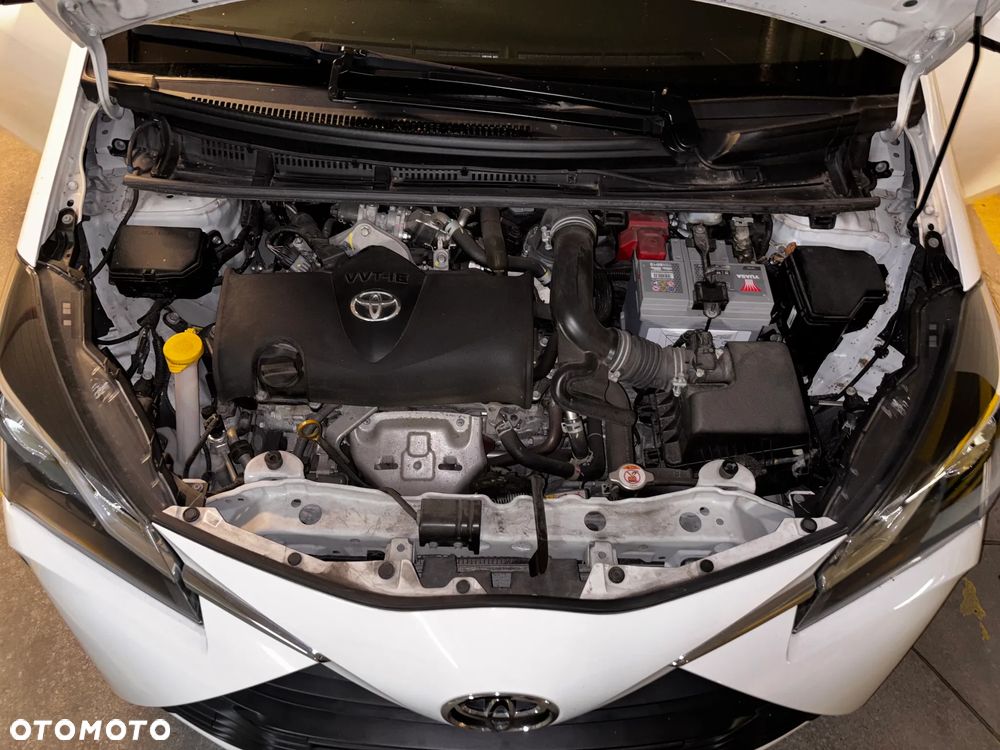 Toyota Yaris - 12