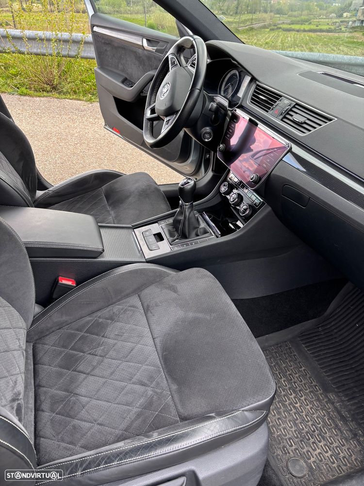 Skoda Superb 2.0 TDI Sportline - 9