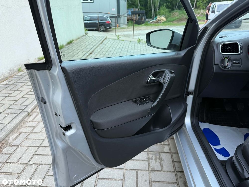 Volkswagen Polo 1.6 United - 21