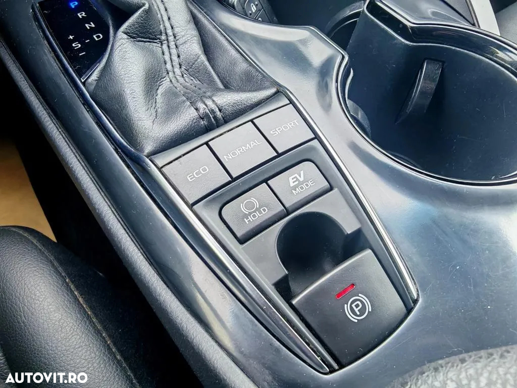 Toyota Camry 2.5 Hybrid Dynamic - 21