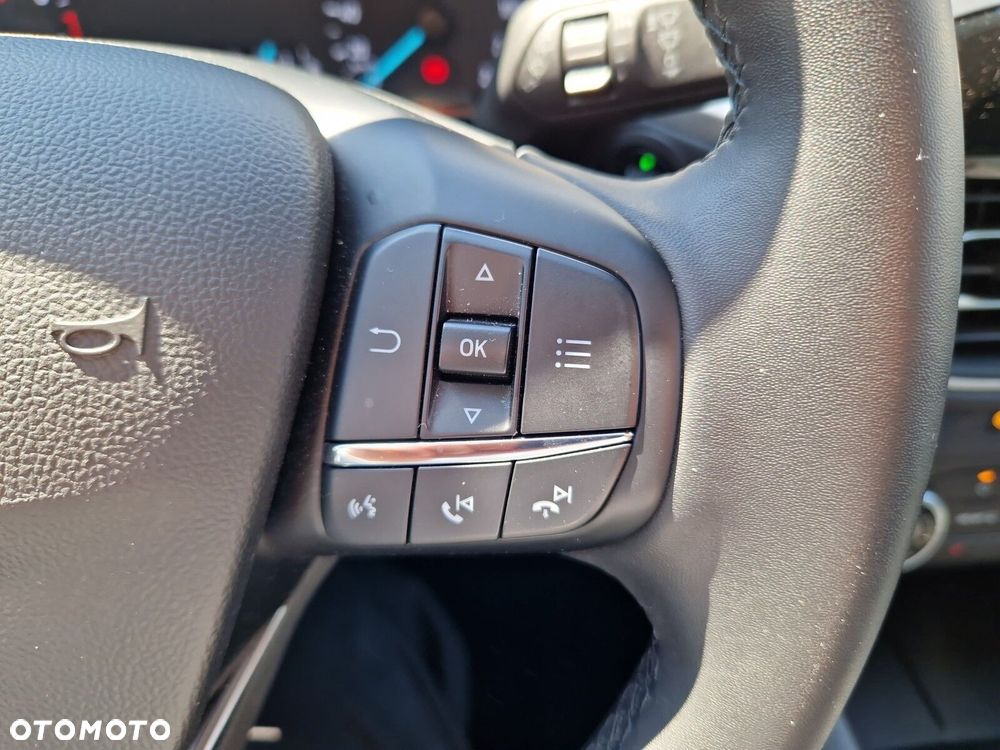 Ford Kuga - 36