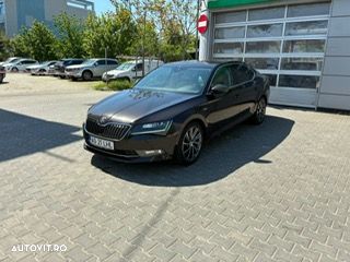 Skoda Superb 2.0 TDI DSG Laurin & Klement - 4