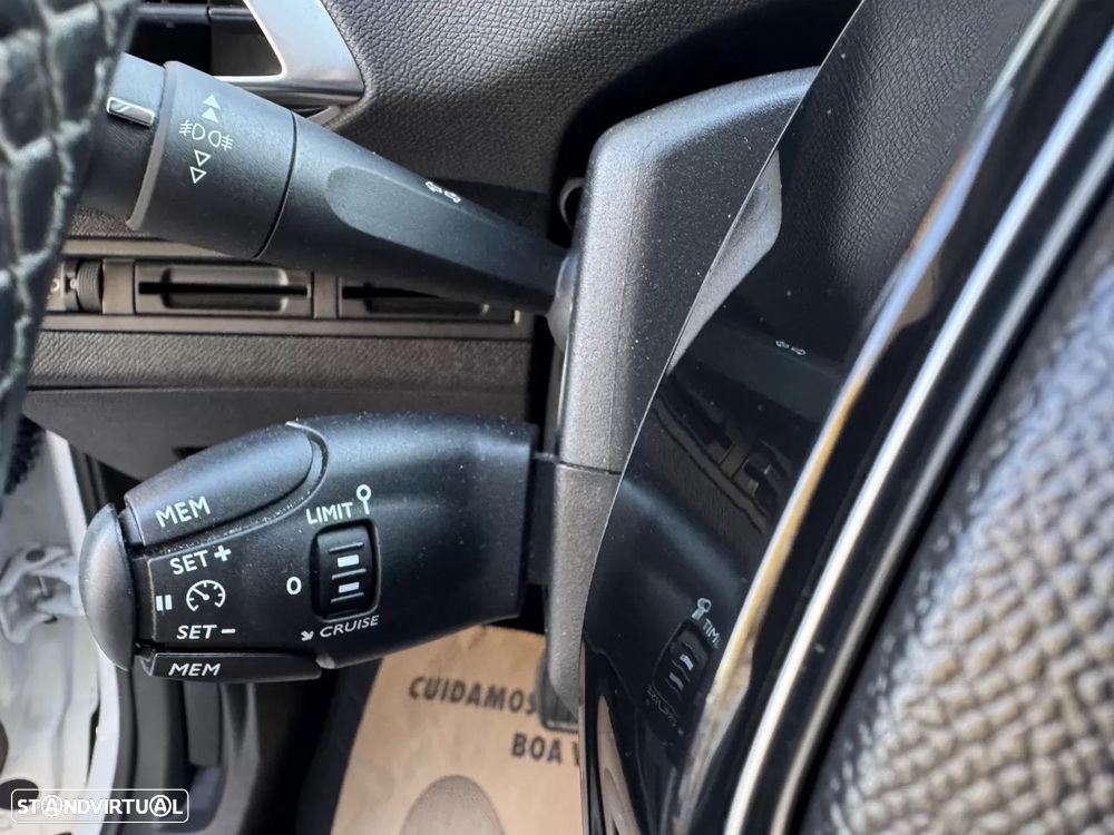 Peugeot 5008 1.6 BlueHDi Allure - 36