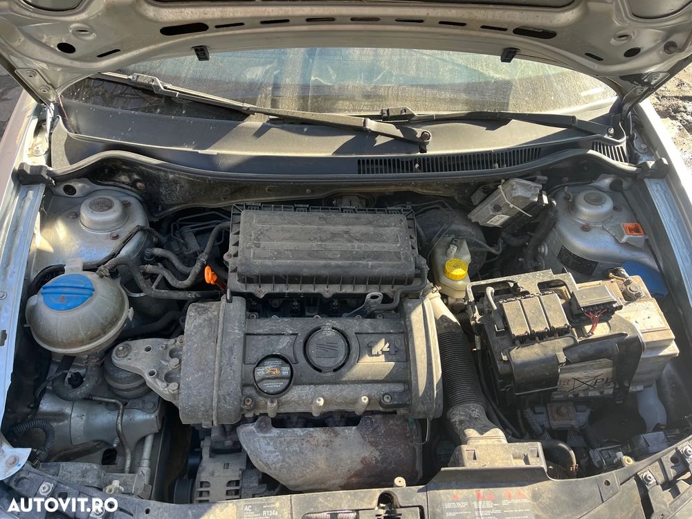 Dezmembrez Seat Ibiza 6L facelift 2007 gri argintiu 1,4 benzina BXW - 3