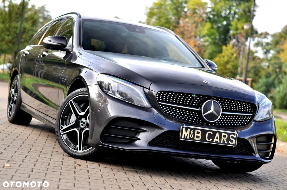 Mercedes-Benz Klasa C 300 9G-TRONIC AMG Line - 3