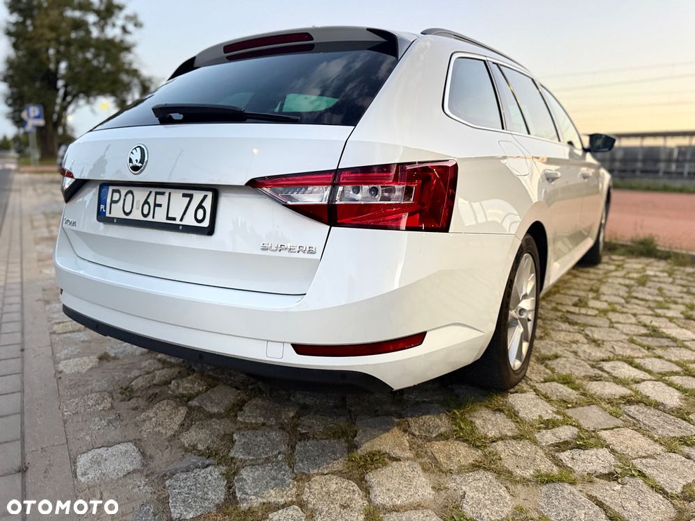 Skoda Superb 2.0 TDI Ambition DSG - 9