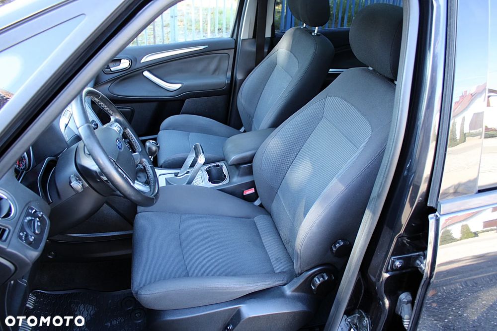 Ford S-Max - 17