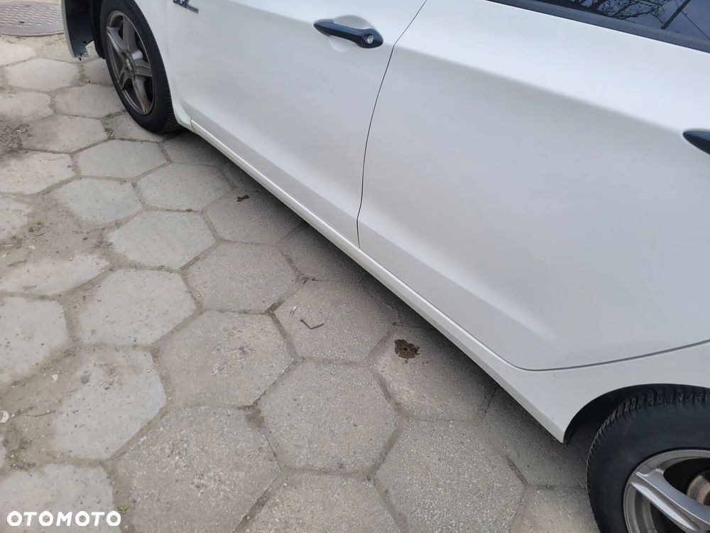 Hyundai i30 blue 1.6 CRDi YES Gold - 10