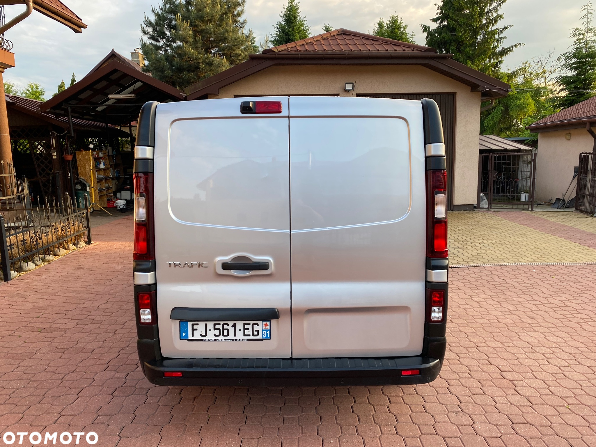 Renault TRAFIC L1 H1 profesjonalna zabudowa WARSZTATOWA - 6