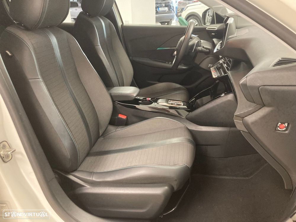 Peugeot 208 1.2 PureTech Allure EAT8 - 43