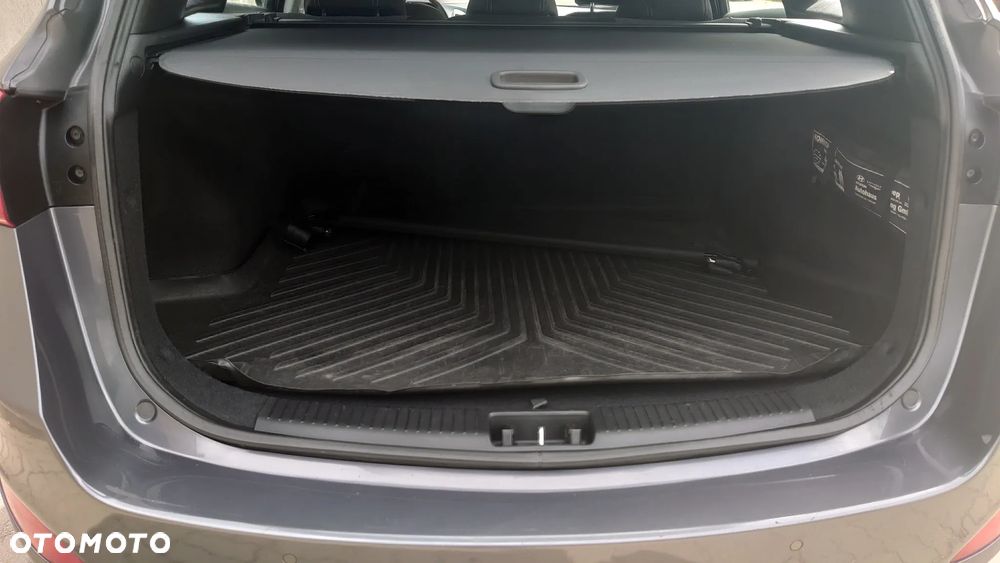 Hyundai i30 blue Kombi 1.6 GDi Passion - 23