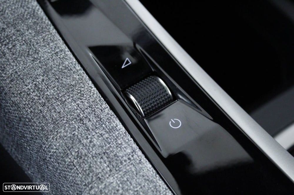 Peugeot 3008 1.2 Hybrid Allure e-DCS6 - 32