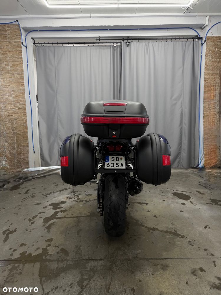 Yamaha FZ - 12