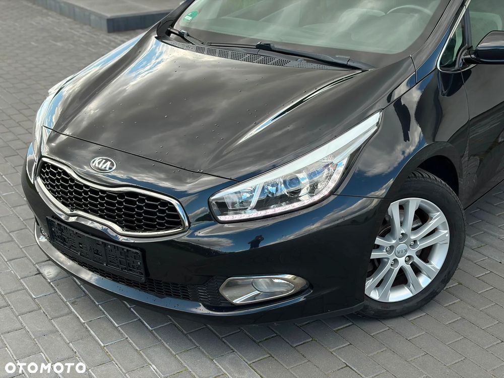 Kia Ceed 1.6 CRDi 128 ISG Edition 7 - 12
