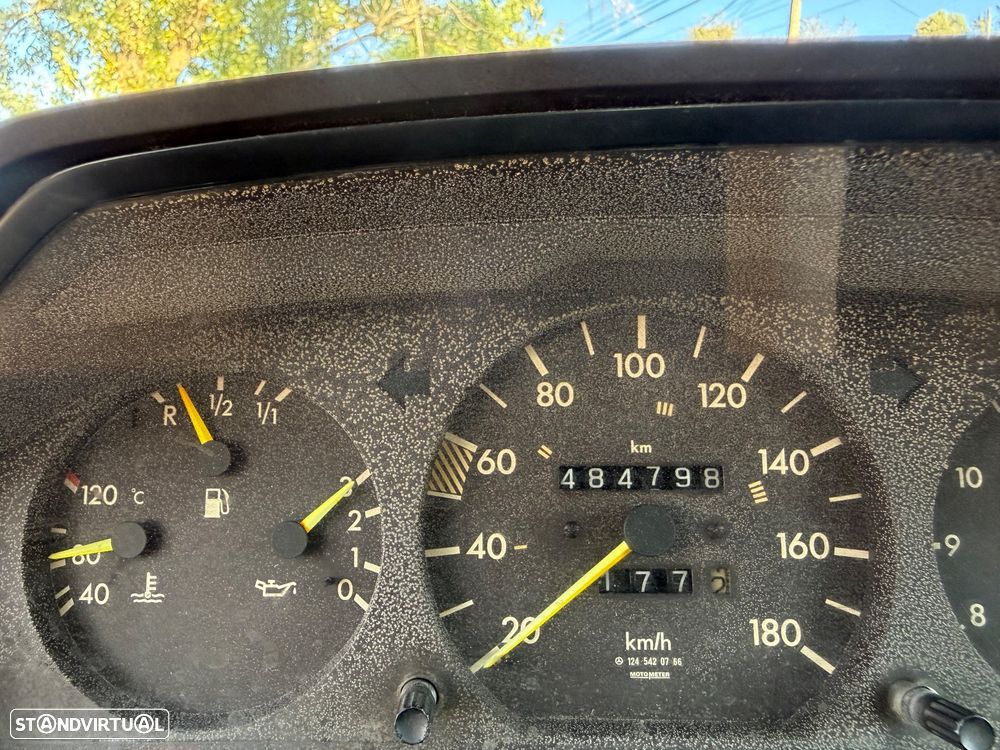 Mercedes-Benz W124 (1984-1997) 200 D - 12