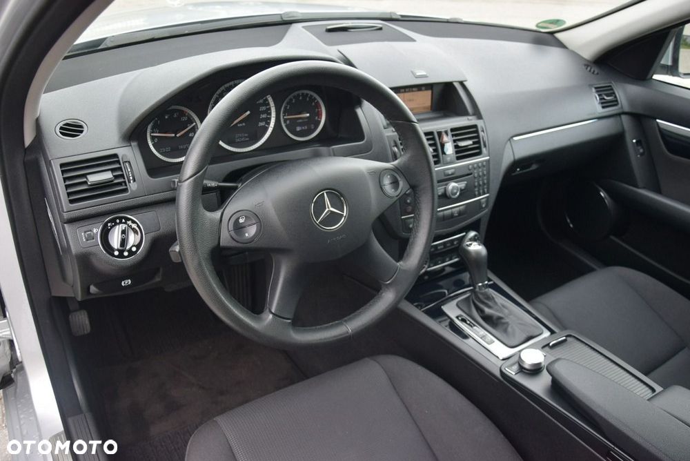 Mercedes-Benz Klasa C 180 Kompressor Automatik Classic - 39