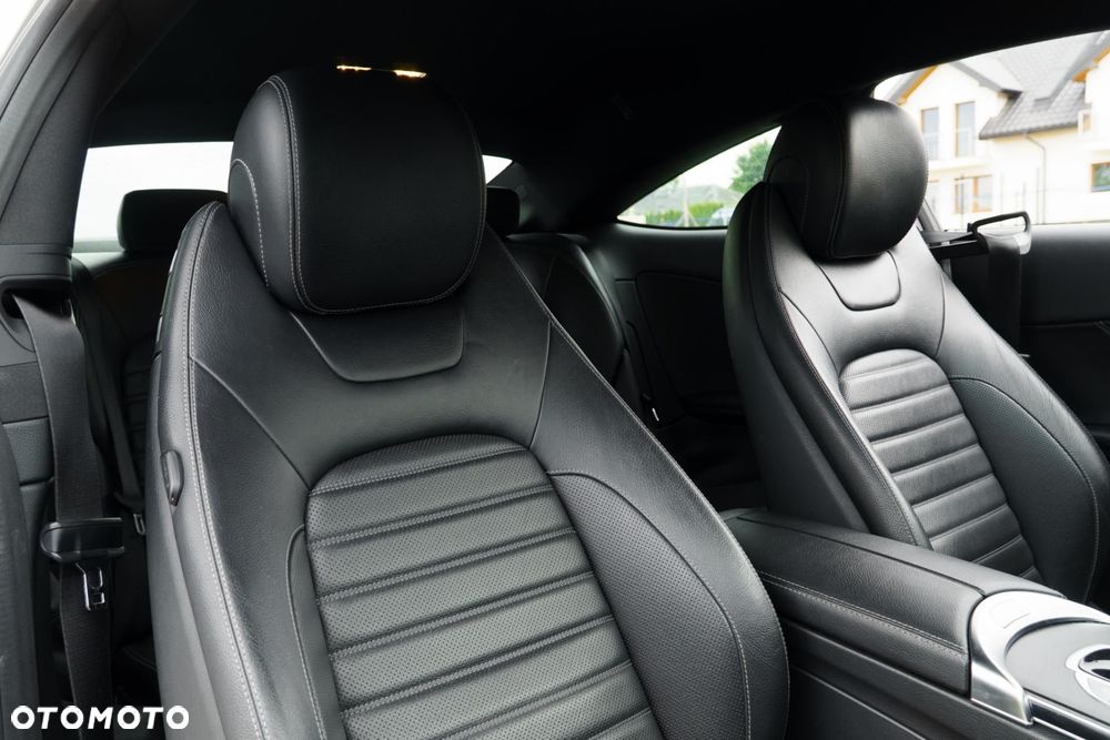 Mercedes-Benz Klasa C 300 9G-TRONIC - 14