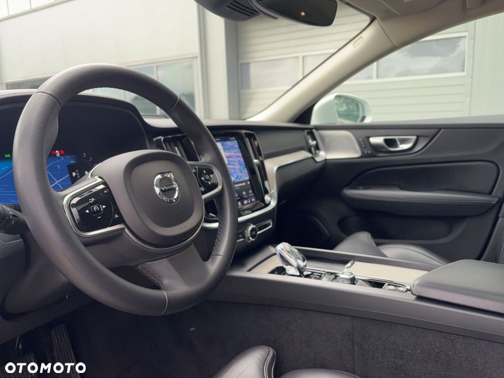 Volvo V60 Cross Country - 9