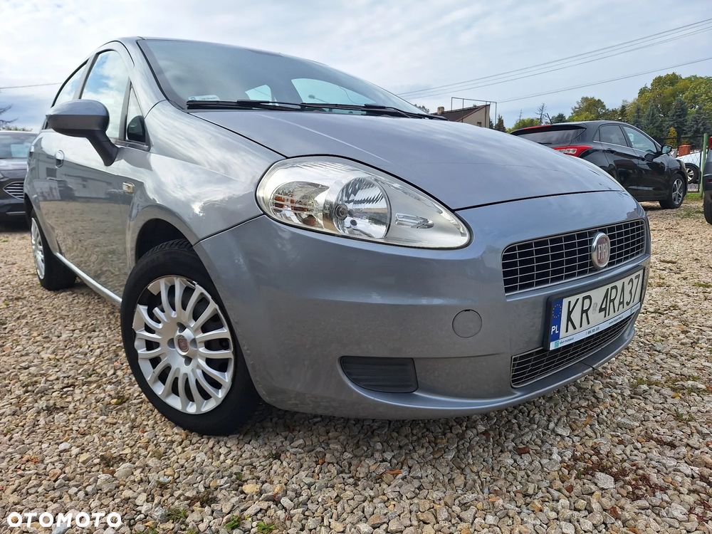 Fiat Grande Punto 2009 photo 3
